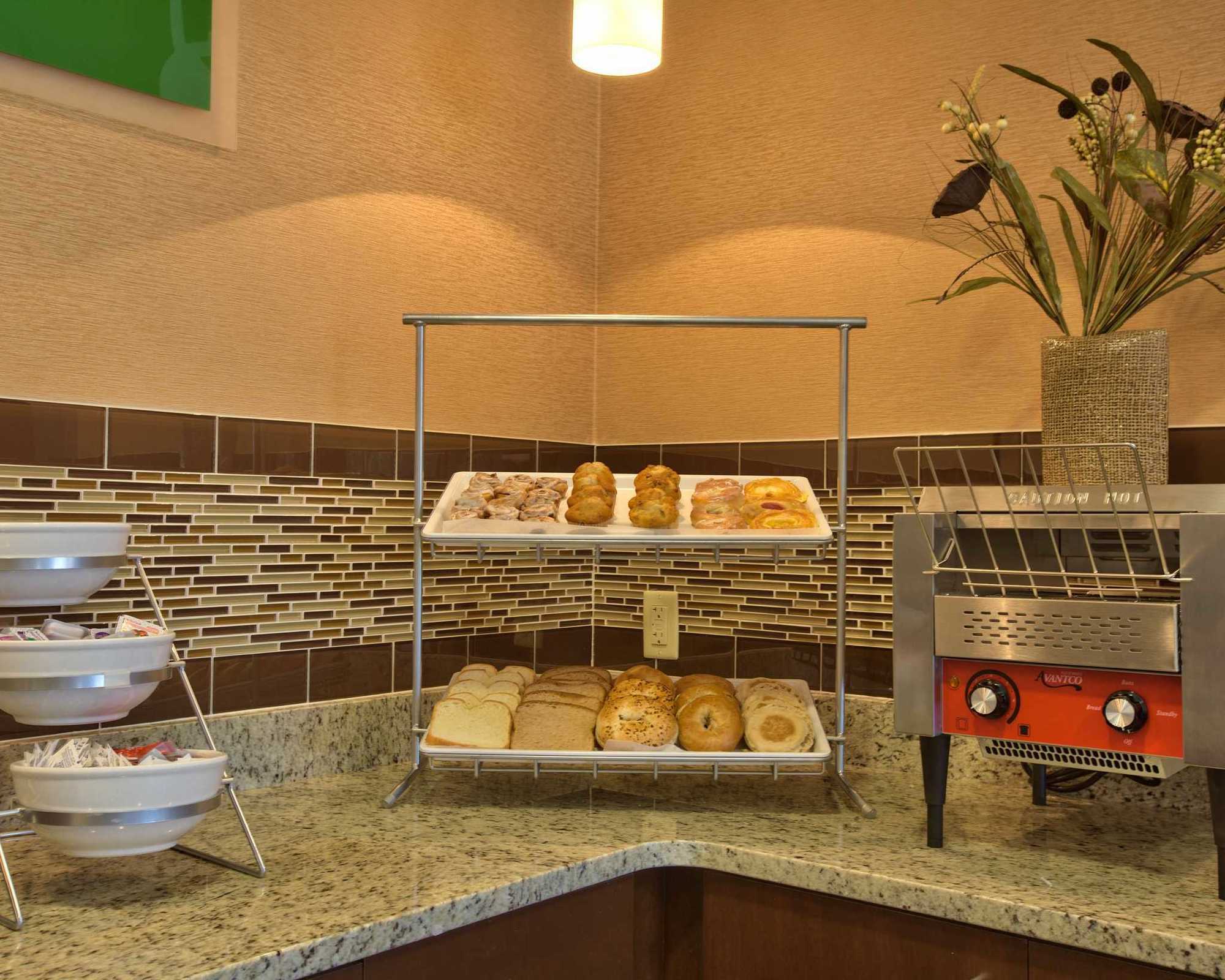 Comfort Inn & Suites Dothan East Létesítmények fotó